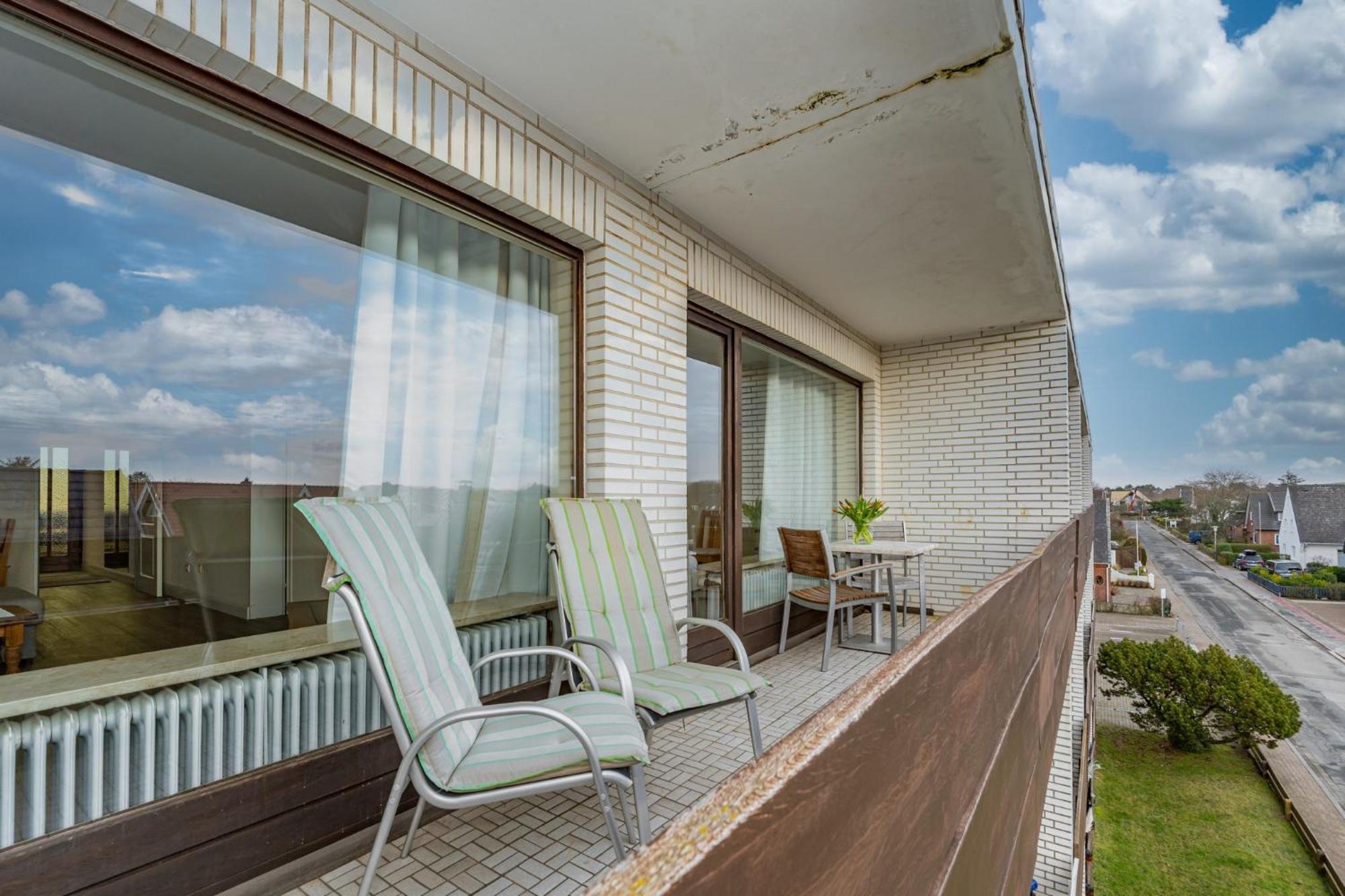 Apartment Moderne 2 Zimmerwohnung Mit Grossem Suedbalkon In Der Ersten Etage