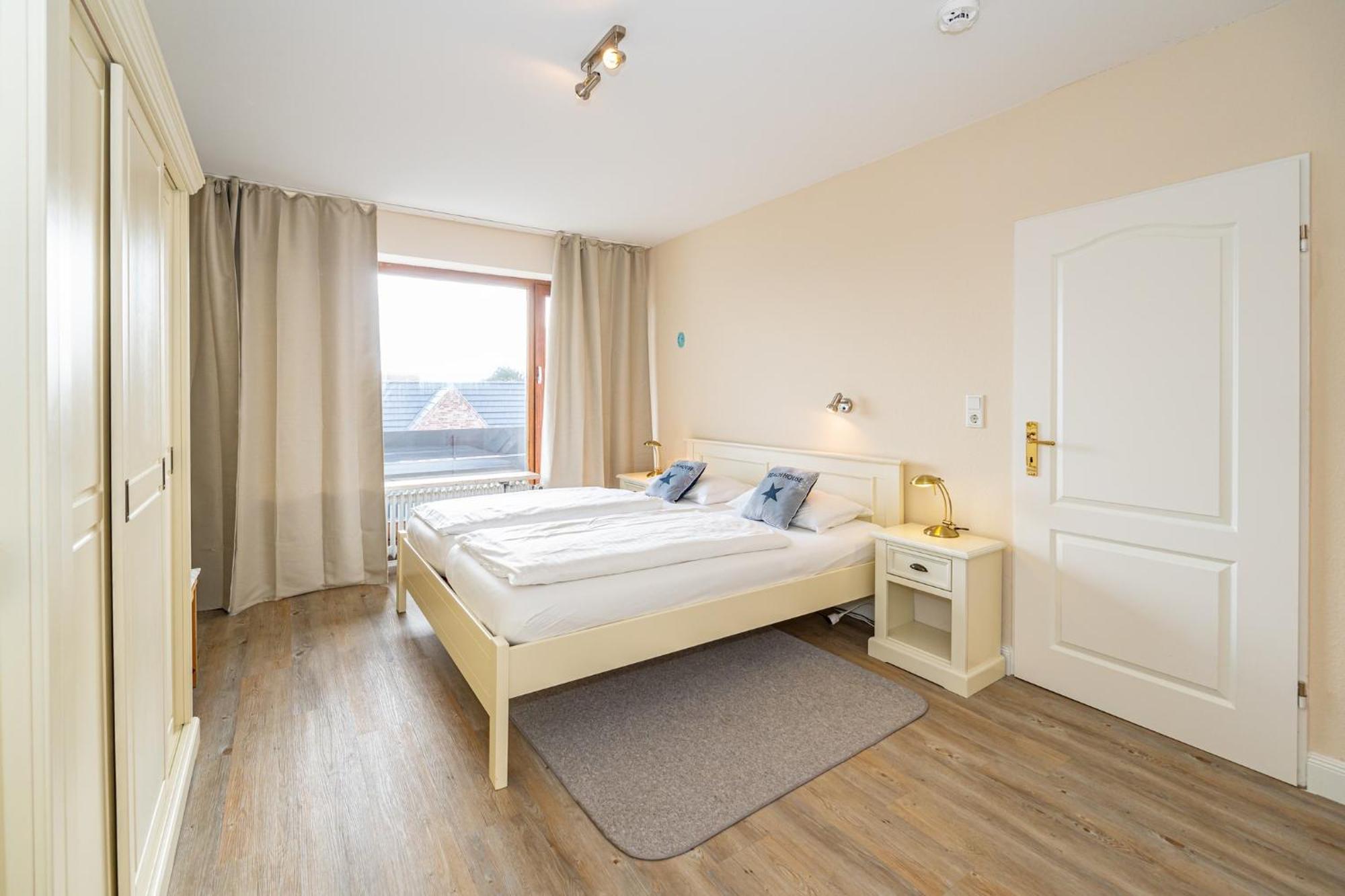 Moderne 2 Zimmerwohnung Mit Grossem Suedbalkon In Der Ersten Etage Apartment *