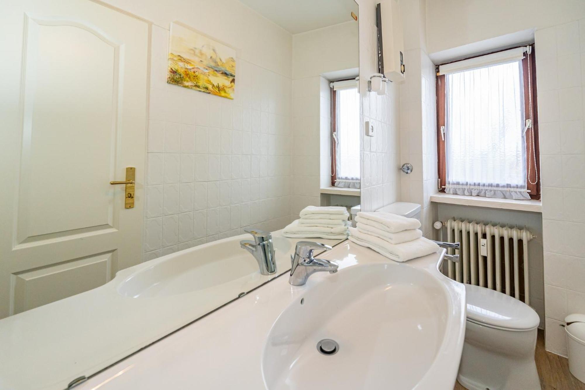 Apartment Moderne 2 Zimmerwohnung Mit Grossem Suedbalkon In Der Ersten Etage *